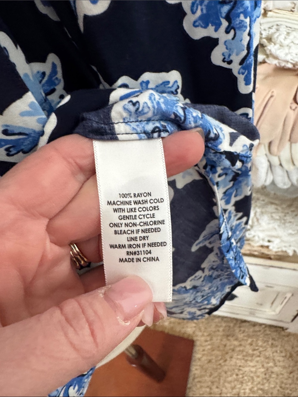 crown & ivy Blue and White Floral V-Neck Blouse - Picture 7 of 7
